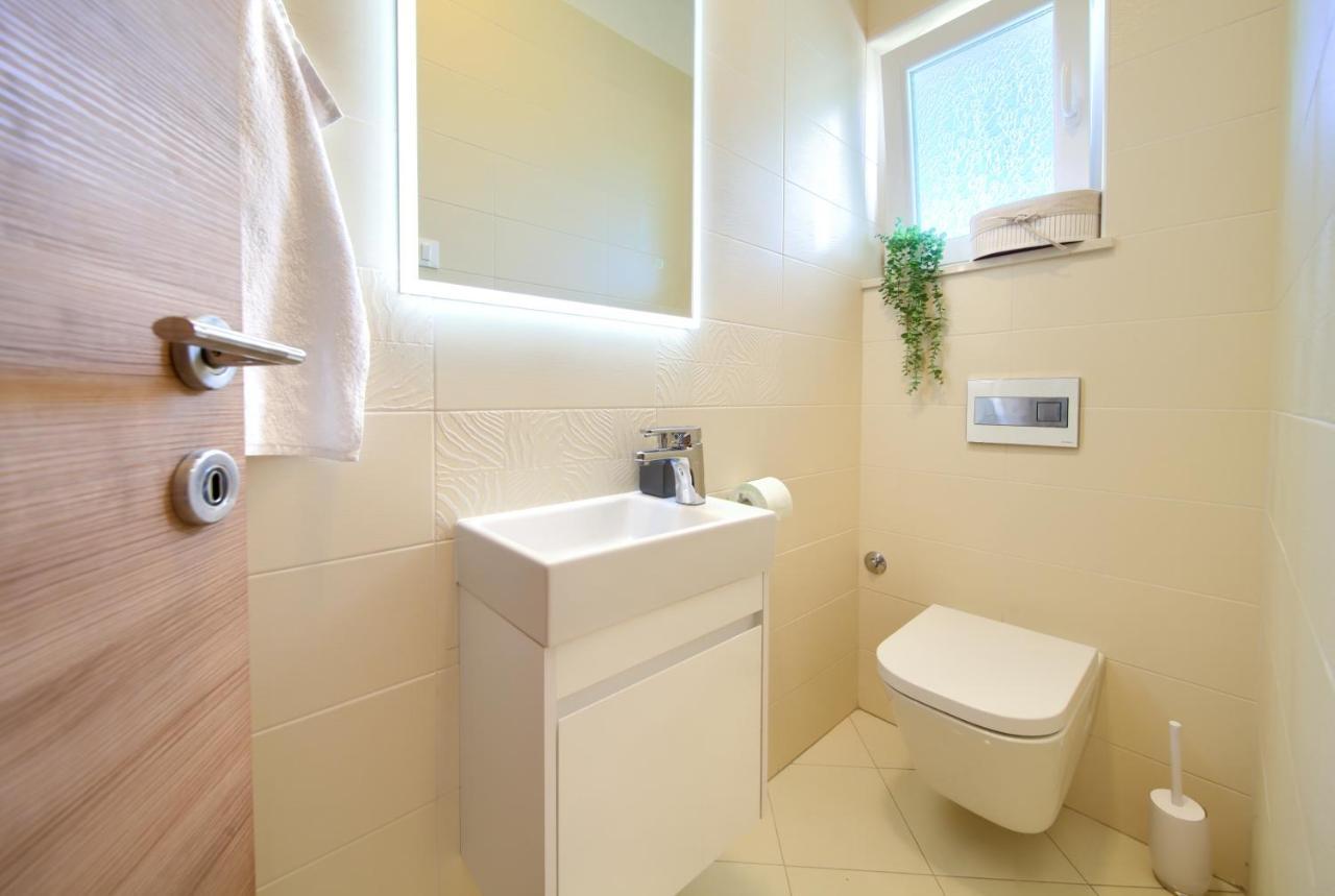 Tramonto Apartment คิร์ก ภายนอก รูปภาพ